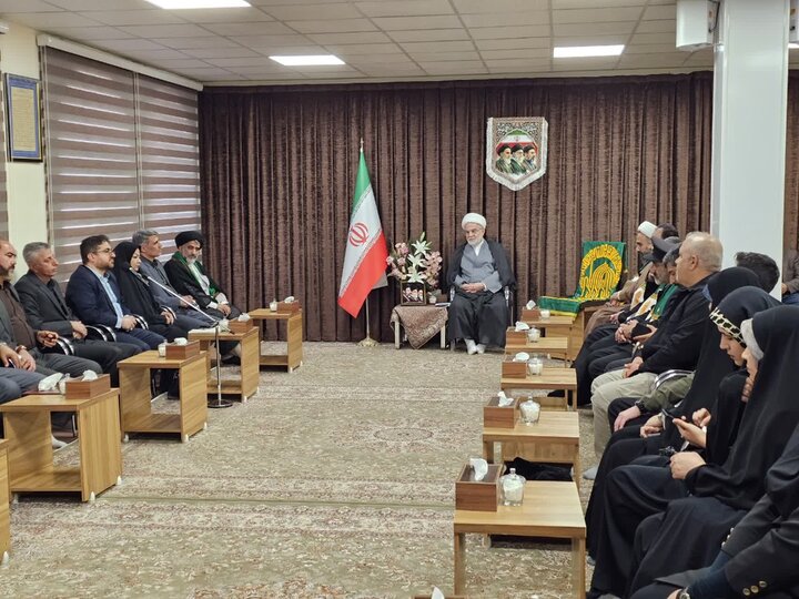 تصاویر/ دیدار خادمان بارگاه رضوی با نماینده ولی‌فقیه در کردستان