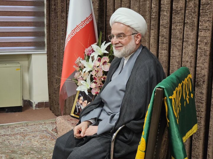 تصاویر/ دیدار خادمان بارگاه رضوی با نماینده ولی‌فقیه در کردستان