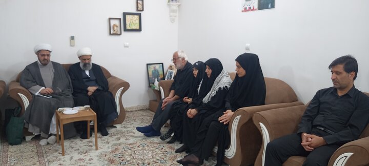 تصاویر/ تکریم و تفقد خانواده شهید حسن ابراهیمی با حضور مدیر حوزه های علمیه خواهران کشور