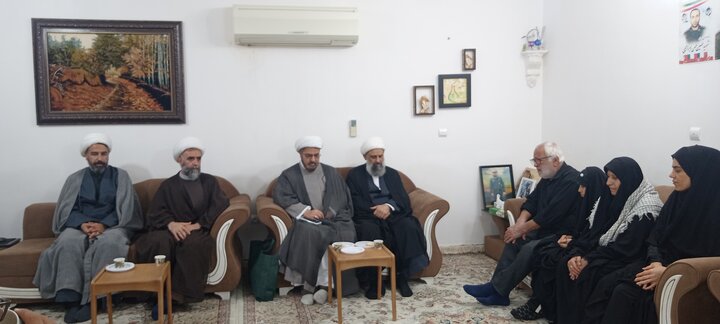 تصاویر/ تکریم و تفقد خانواده شهید حسن ابراهیمی با حضور مدیر حوزه های علمیه خواهران کشور