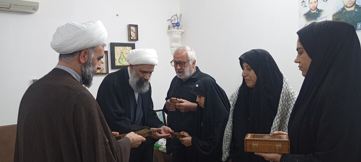 تصاویر/ تکریم و تفقد خانواده شهید حسن ابراهیمی با حضور مدیر حوزه های علمیه خواهران کشور