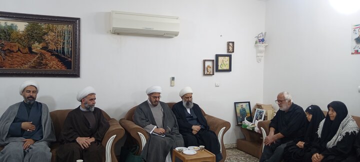 تصاویر/ تکریم و تفقد خانواده شهید حسن ابراهیمی با حضور مدیر حوزه های علمیه خواهران کشور