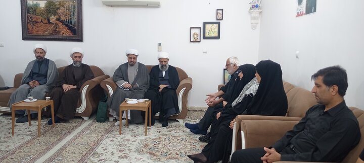 تصاویر/ تکریم و تفقد خانواده شهید حسن ابراهیمی با حضور مدیر حوزه های علمیه خواهران کشور