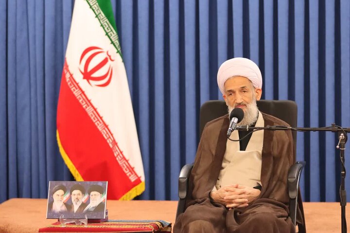 تصاویر / نشست تشکل های کارگری و بازنشستگی استان مازندران با نماینده ولی فقیه