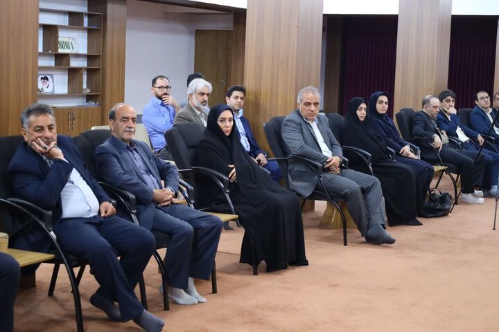 تصاویر / نشست تشکل های کارگری و بازنشستگی استان مازندران با نماینده ولی فقیه