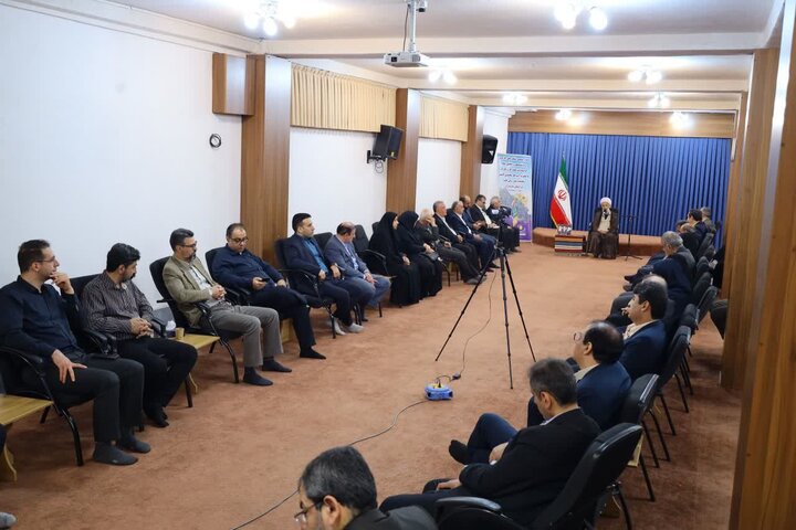 تصاویر / نشست تشکل های کارگری و بازنشستگی استان مازندران با نماینده ولی فقیه