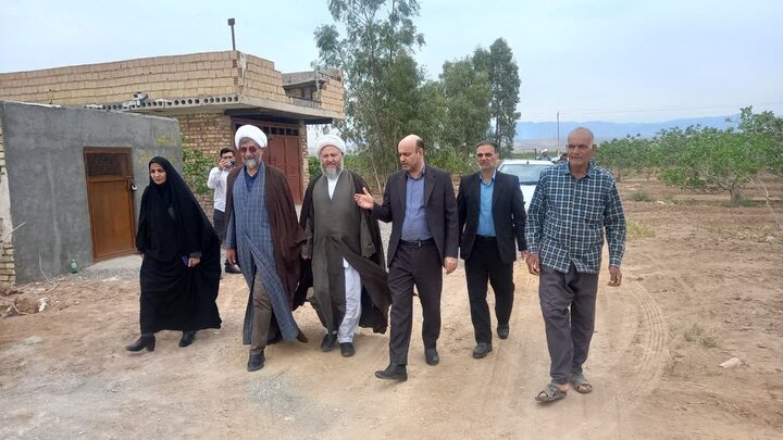 تصاویر/طرح پلاک کوبی شجره طیبه با حضورمسئول ز کات استان اصفهان وامام جمعه آران وبیدگل