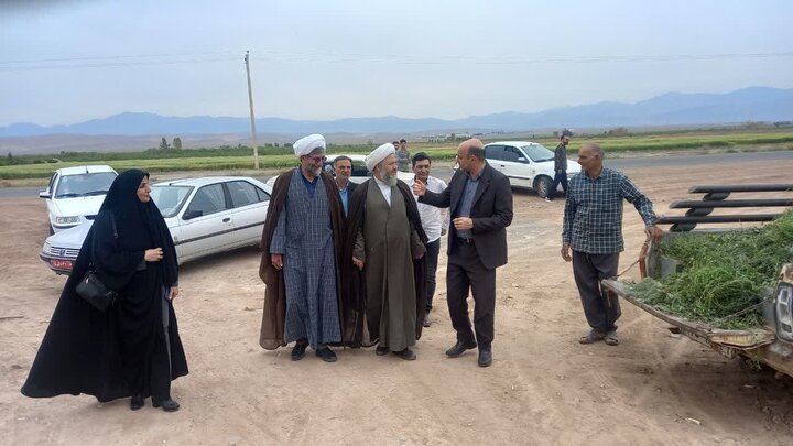 تصاویر/طرح پلاک کوبی شجره طیبه با حضورمسئول ز کات استان اصفهان وامام جمعه آران وبیدگل