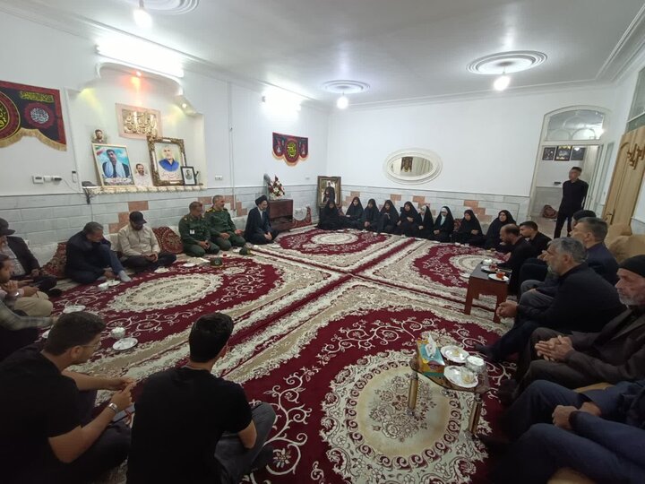 تصاویر/ دیدار نماینده ولی فقیه درکاشان با خاناده شهداء وجانبازان جنگ رمضان سفیدشهر ویزدل