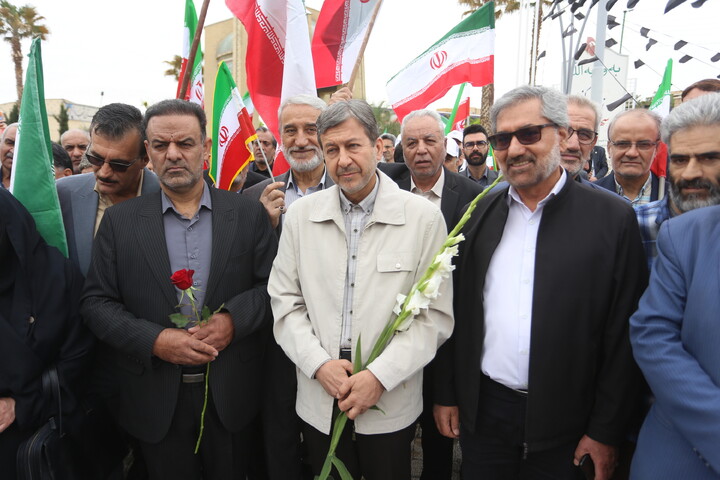 تصاویر / تجدید میثاق کارگران اصفهانی با شهدای کارگر جنگ رمضان