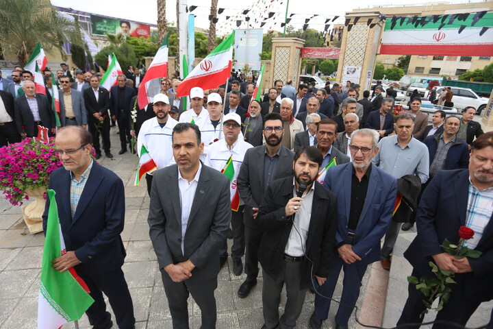 تصاویر / تجدید میثاق کارگران اصفهانی با شهدای کارگر جنگ رمضان