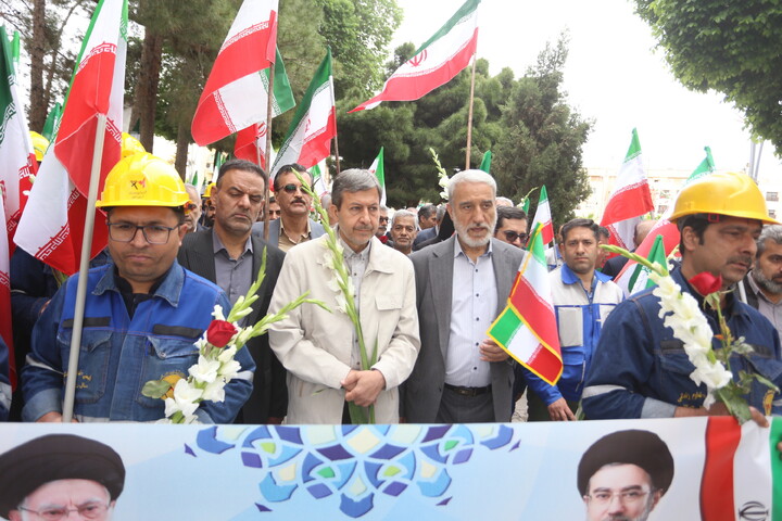تصاویر / تجدید میثاق کارگران اصفهانی با شهدای کارگر جنگ رمضان