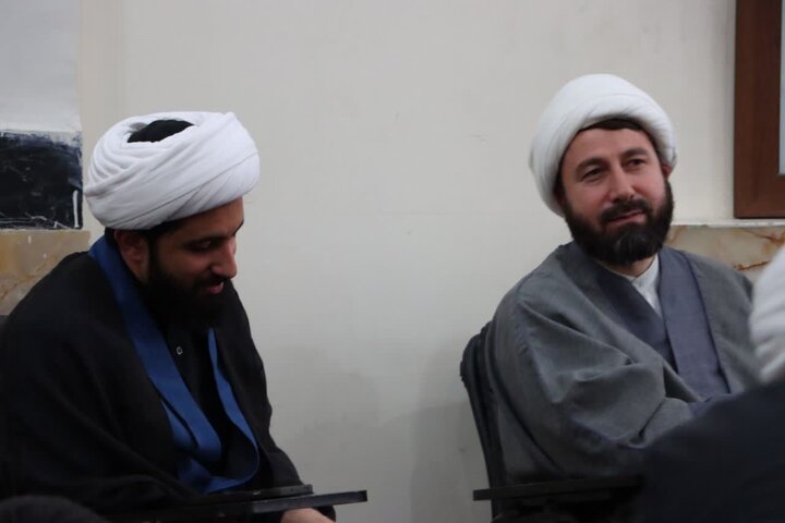 تصاویر/ نشست هم‌اندیشی فعالان جهادی مدرسه علمیه آیت‌الله مجتهدی و آیت‌الله حق‌شناس