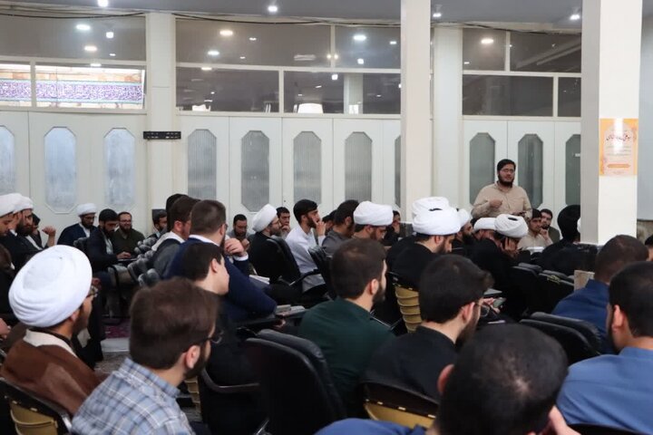 تصاویر/ نشست هم‌اندیشی فعالان جهادی مدرسه علمیه آیت‌الله مجتهدی و آیت‌الله حق‌شناس