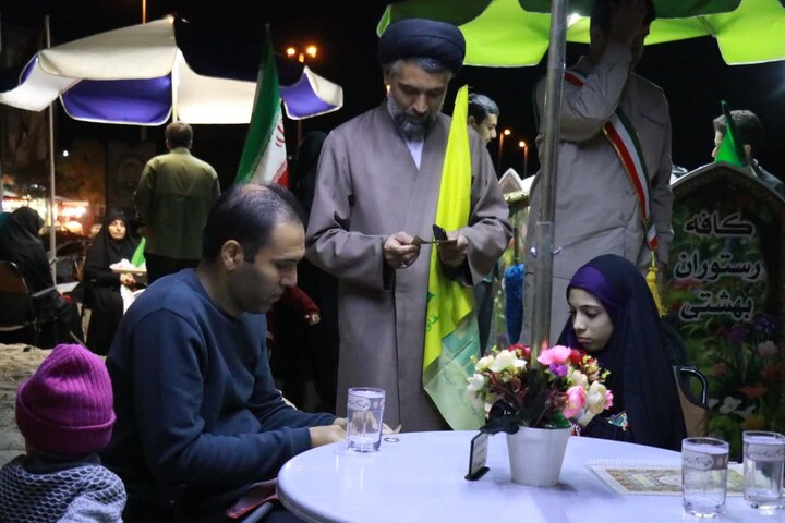 تصاویر/ کافه رستوران قرآنی در میدان پرواز کرمان