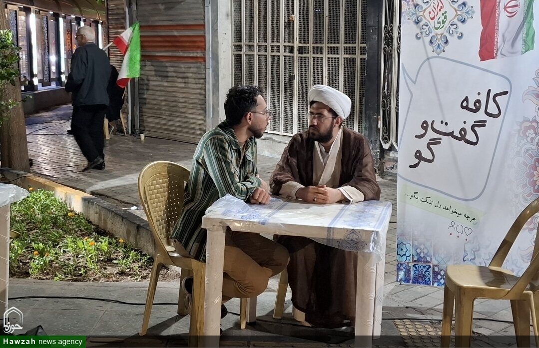 روایتی از حضور طلبه های روشنگر در کنار فنجان های چای