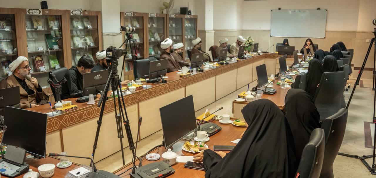 زن انقلابی می‌تواند بستر ارتقای زن سکولار را فراهم کند