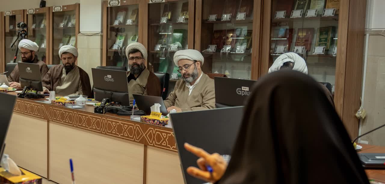 ابوالحسنی: با «روایت جدید» و «رؤیای ایران قدرتمند» حرکت عمومی زنان را تقویت کنیم