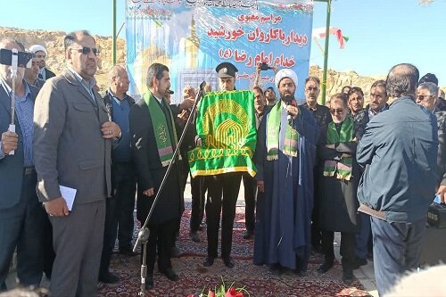 کاروان «خورشید» کنگاور را در عطر پرچم حرم رضوی غرق کرد + عکس
