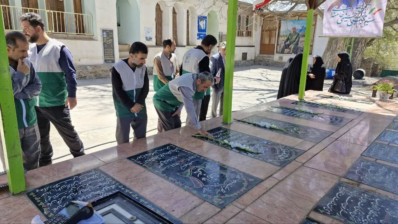 از حضور کاروان زیر سایه خورشید در بیمارستانها و آتشنشانیها تا برپایی میزهای خدمترسانی به مردم + تصاویر و ویدیو