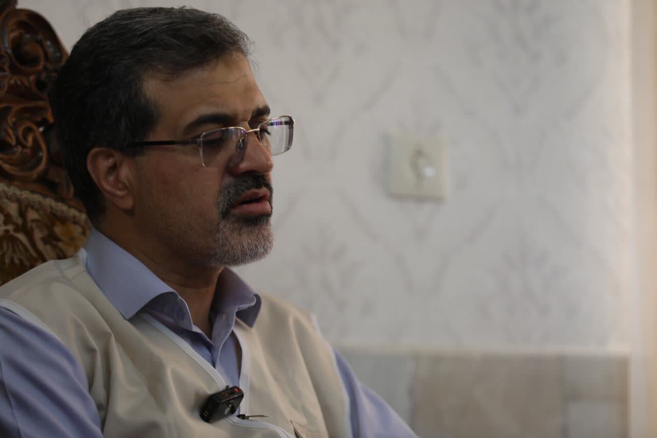 دیدار خدام حرم رضوی با خانواده دانشمند هسته‌ای در یزد+تصاویر