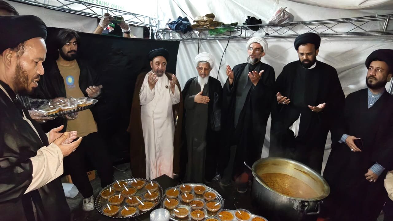 قم المقدسہ میں ہندوستانی طلاب کے 14 موکب ایرانی عوام کی خدمت میں مصروف، اخوت اور بے مثال یکجہتی کا تاریخی منظر