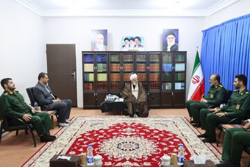 تصاویر/ دیدار سرهنگ حسینی فرمانده سپاه شهرستان نکا با نماینده ولی فقیه در مازندران