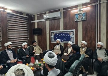 برگزاری جلسه شورای راهبری قرارگاه جنگ ترکیبی بلاغ مبین در حوزه علمیه لرستان
​​​​​​​