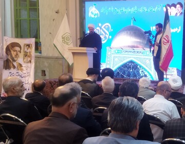 گرامیداشت یاد رهبر شهید در برنامه های دهه کرامت آستان امامزاده صالح(ع) فرحزاد