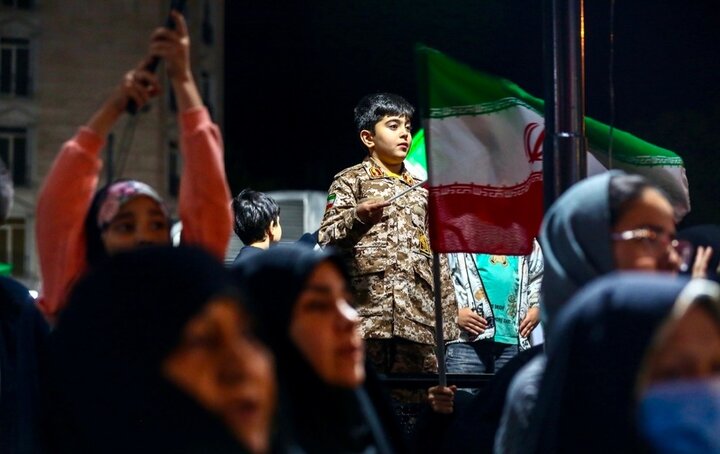 تصاویر/ اجتماع حمایت از وطن در منیریه تهران