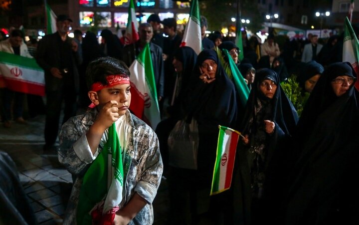 تصاویر/ اجتماع حمایت از وطن در منیریه تهران