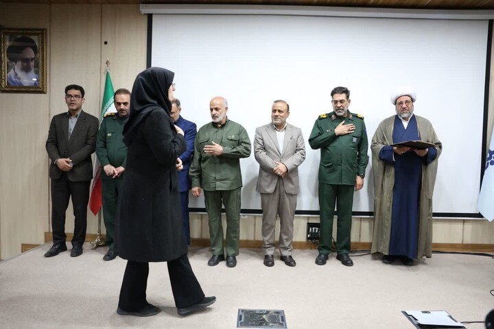 تصاویر / آیین تجلیل از خانواده های شهدای والامقام جنگ تحمیلی رمضان در ملایر