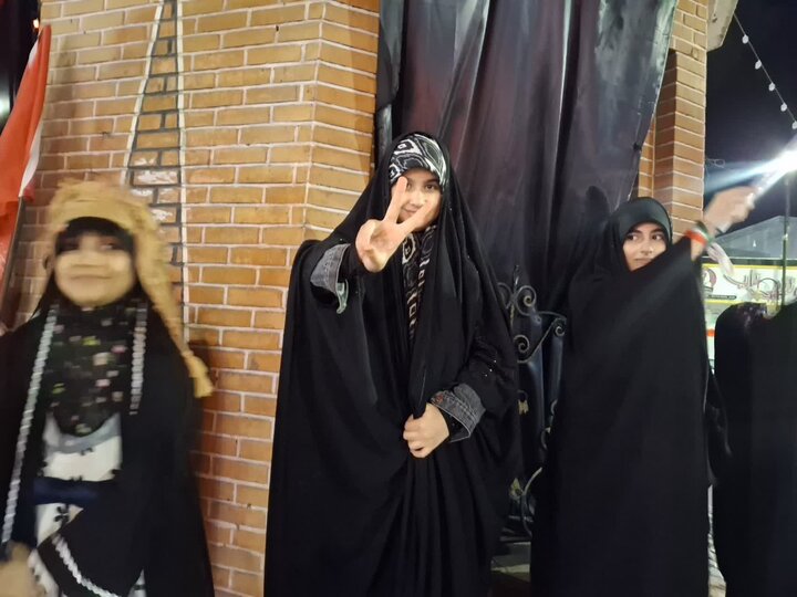 تصاویر/ پانزدهمین شب پرچم گردانی مردم محله ابن سینای امیرکلا در میدان انقلاب