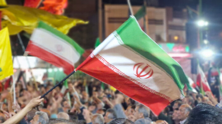تصاویر | پنجاه و ششمین حضور شبانه مردم  آران وبیدگل وبانوان جانفدادر میدان سردارسلیمانی