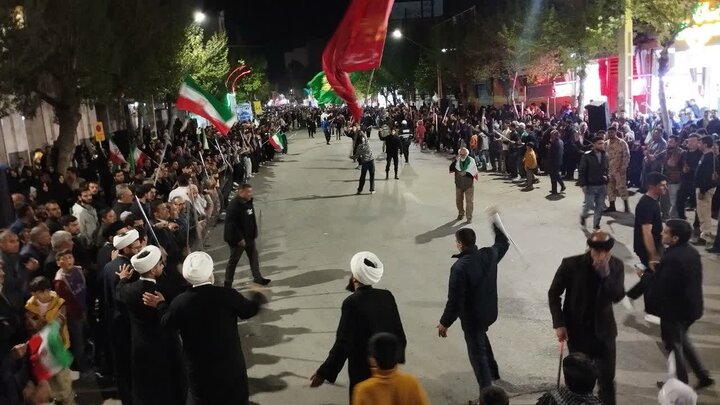 تصاویر/ مردم شهرستان  میاندوآب در شب پنجاه و ششم: «ما تا پای جان پای رهبری‌ایم»