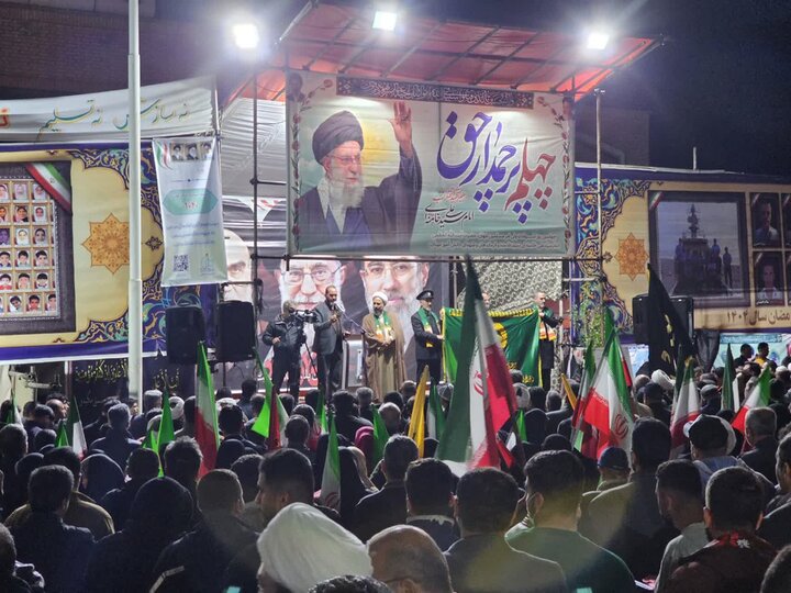 تصاویر/اجتماع بزرگ مردم سنندج در پاسداشت یاد امامِ شهیدِ امت و اعلام همراهی با رهبر انقلاب