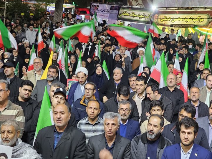 تصاویر/اجتماع بزرگ مردم سنندج در پاسداشت یاد امامِ شهیدِ امت و اعلام همراهی با رهبر انقلاب