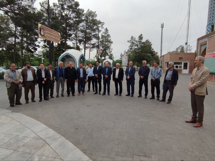 تصاویر / تجدید میثاق جامعه کارگری کاشان با شهدای کارگر جنگ رمضان