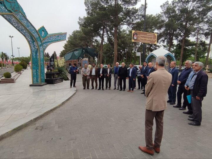 تصاویر / تجدید میثاق جامعه کارگری کاشان با شهدای کارگر جنگ رمضان