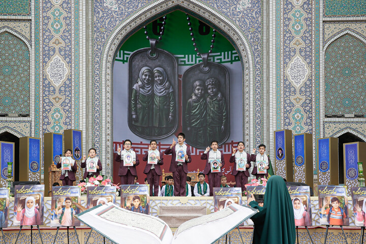 تصاویر/ محفل «فرشتگان مقاومت» در حرم رضوی