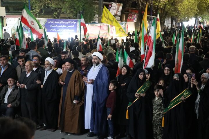 تصاویر/ پنجاه و ششمین شب؛ حضور خستگی‌ناپذیر مردم شهرستان ارومیه پای انقلاب