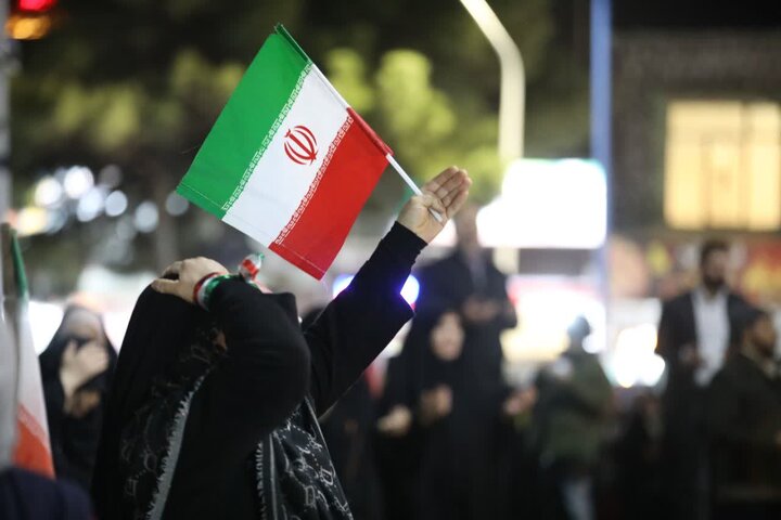 تصاویر/ پنجاه و ششمین شب؛ حضور خستگی‌ناپذیر مردم شهرستان ارومیه پای انقلاب