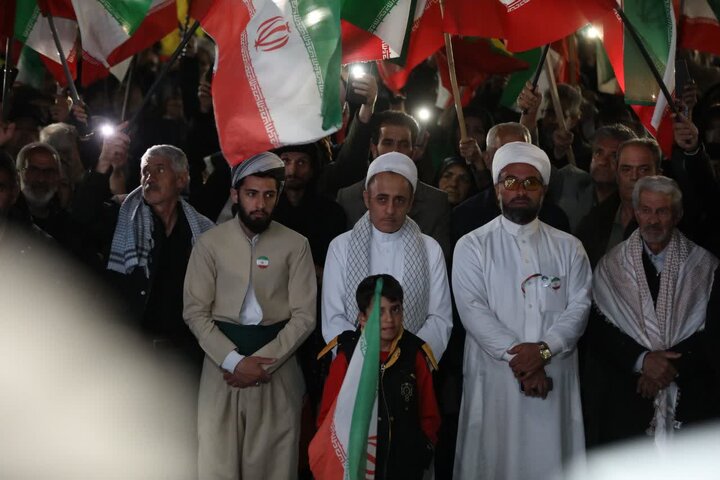 تصاویر/ پنجاه و ششمین شب؛ حضور خستگی‌ناپذیر مردم شهرستان ارومیه پای انقلاب