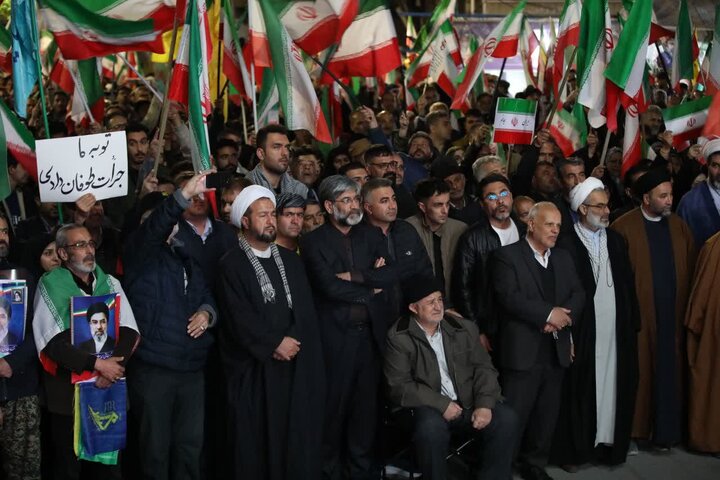 تصاویر/ پنجاه و ششمین شب؛ حضور خستگی‌ناپذیر مردم شهرستان ارومیه پای انقلاب