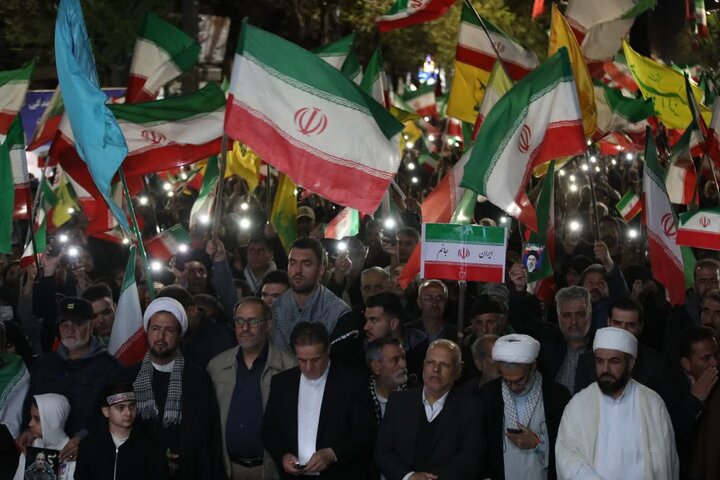تصاویر/ پنجاه و ششمین شب؛ حضور خستگی‌ناپذیر مردم شهرستان ارومیه پای انقلاب