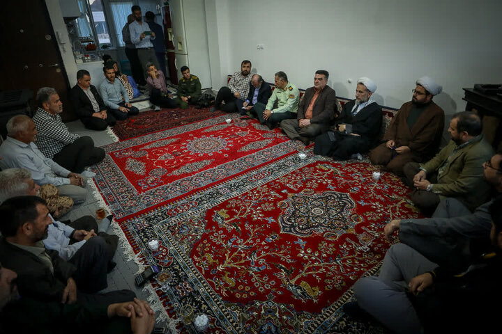 تصاویر / دیدار امام جمعه قزوین با جانباز سرافراز جنگ رمضان