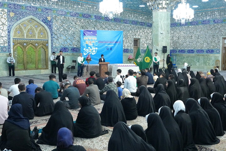 تکریم ۸۰ ناشنوای استان قم در حرم مطهر بانوی کرامت