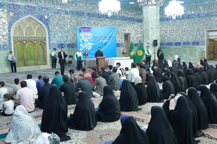 تکریم ۸۰ ناشنوای استان قم در حرم مطهر بانوی کرامت