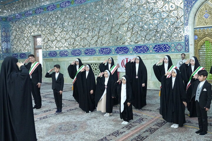 تکریم ۸۰ ناشنوای استان قم در حرم مطهر بانوی کرامت