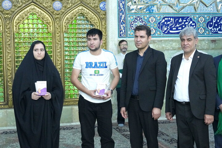 تکریم ۸۰ ناشنوای استان قم در حرم مطهر بانوی کرامت